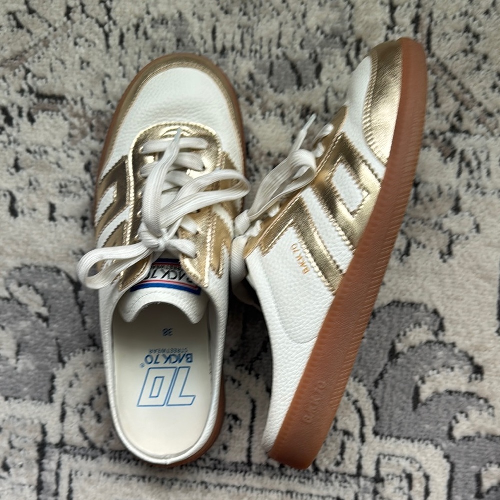 Back 70 Gold and White slides